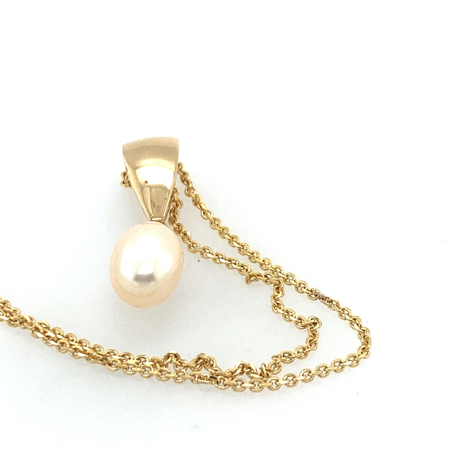 14k yellow fold fresh water 14mm pearl pendant with 14k yellow gold 20 inch chain.