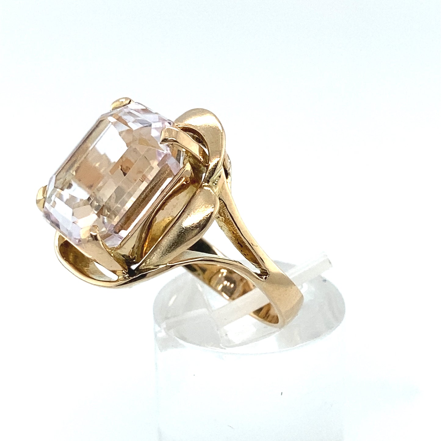 14K Yellow Gold Pink Spinel Ring